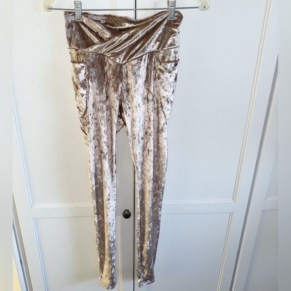 New! Fabletics 3-piece Set Crushed Velour Zip Up Hoodie/Legging/Bra-Top Sz Small - Picture 13 of 16